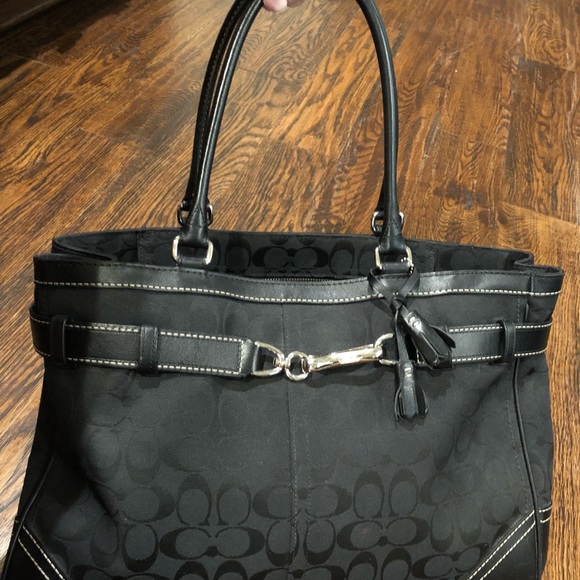 Black authentic Coach Bag/Purse. - Picture 5 of 8